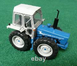 Model Tractor Ford County 1174 (1979) 1/32nd by Universal Hobbies