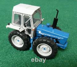 Model Tractor Ford County 1174 (1979) 1/32nd by Universal Hobbies
