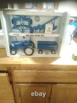 Vintage ERTL 1/16 Deluxe Ford Farm Set w. Tractor Wagon Plow Disc Cow New G17